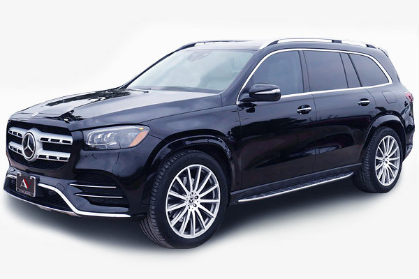 Mercedes MKT Town Car Sedan