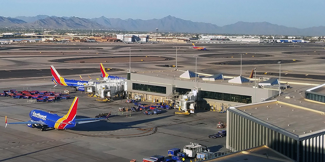 Sky Harbor Airport Taxiway